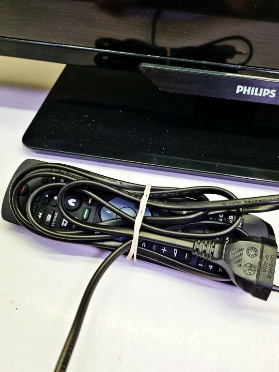 TELEWIZOR PHILIPS 32PHH4309 PILOT KABEL ZASILAJĄC