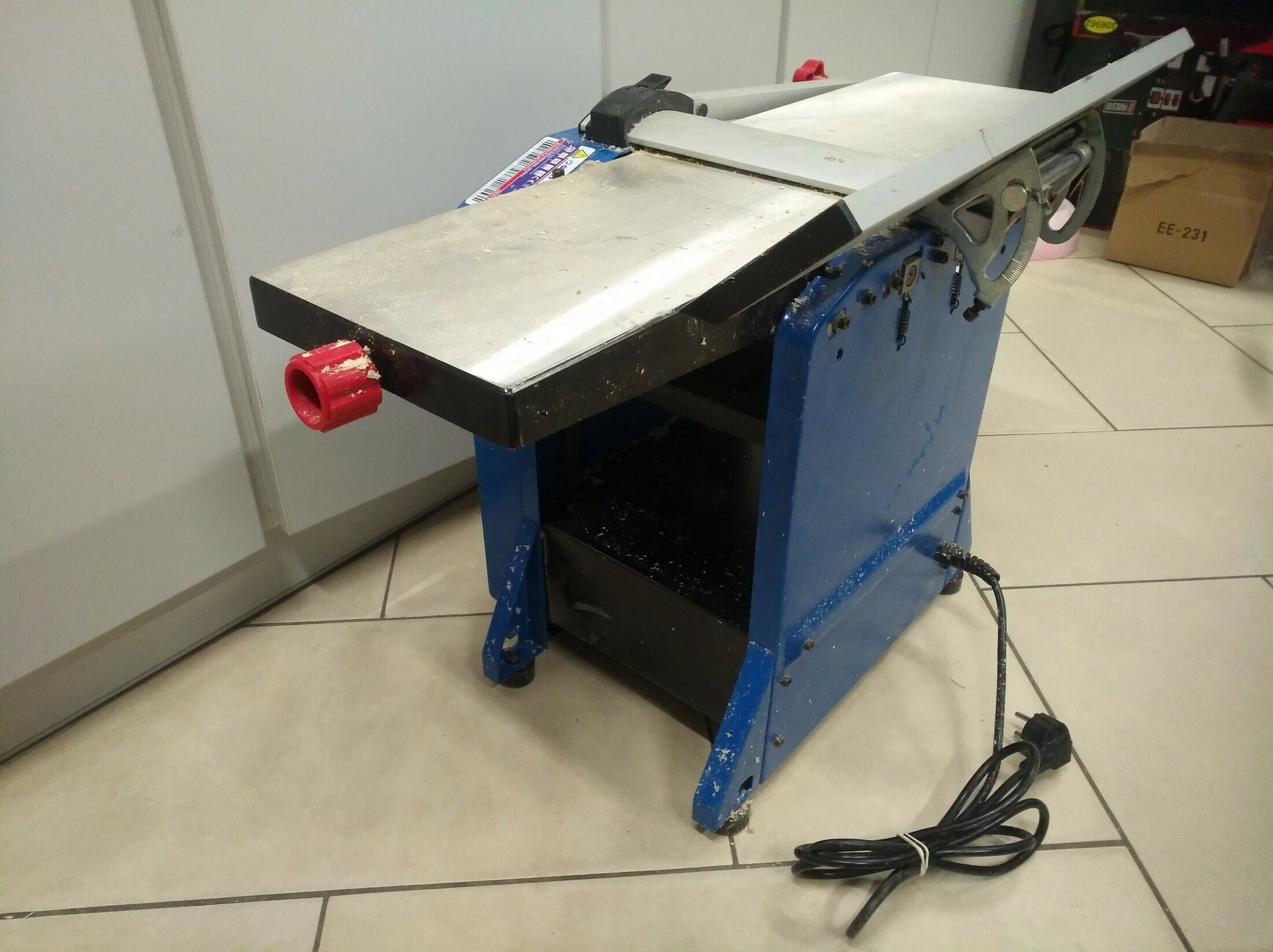 strugarko-grubosciowka-dedra-ded-7813-1400w-zasilanie-sieciowe