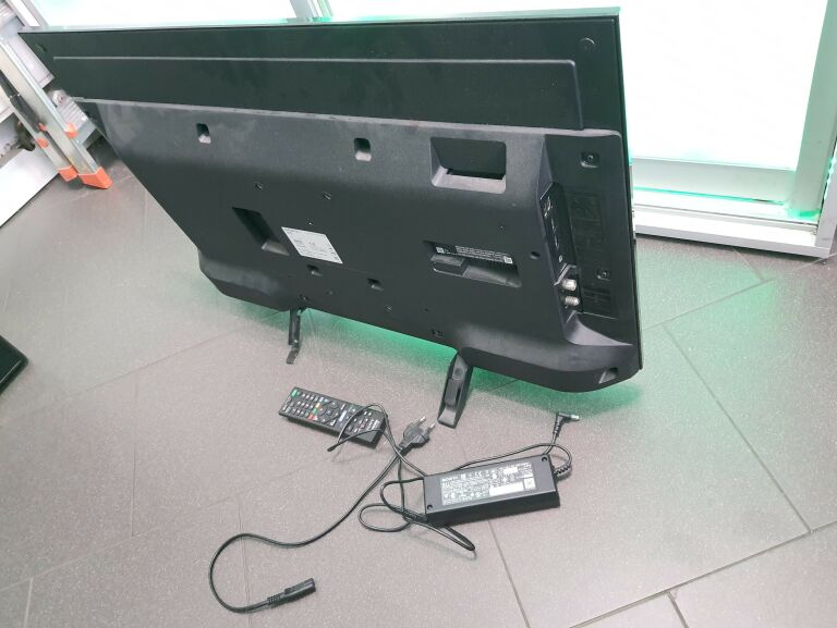 TELEWIZOR SONY BRAVIA KDL-32RE405 PILOT