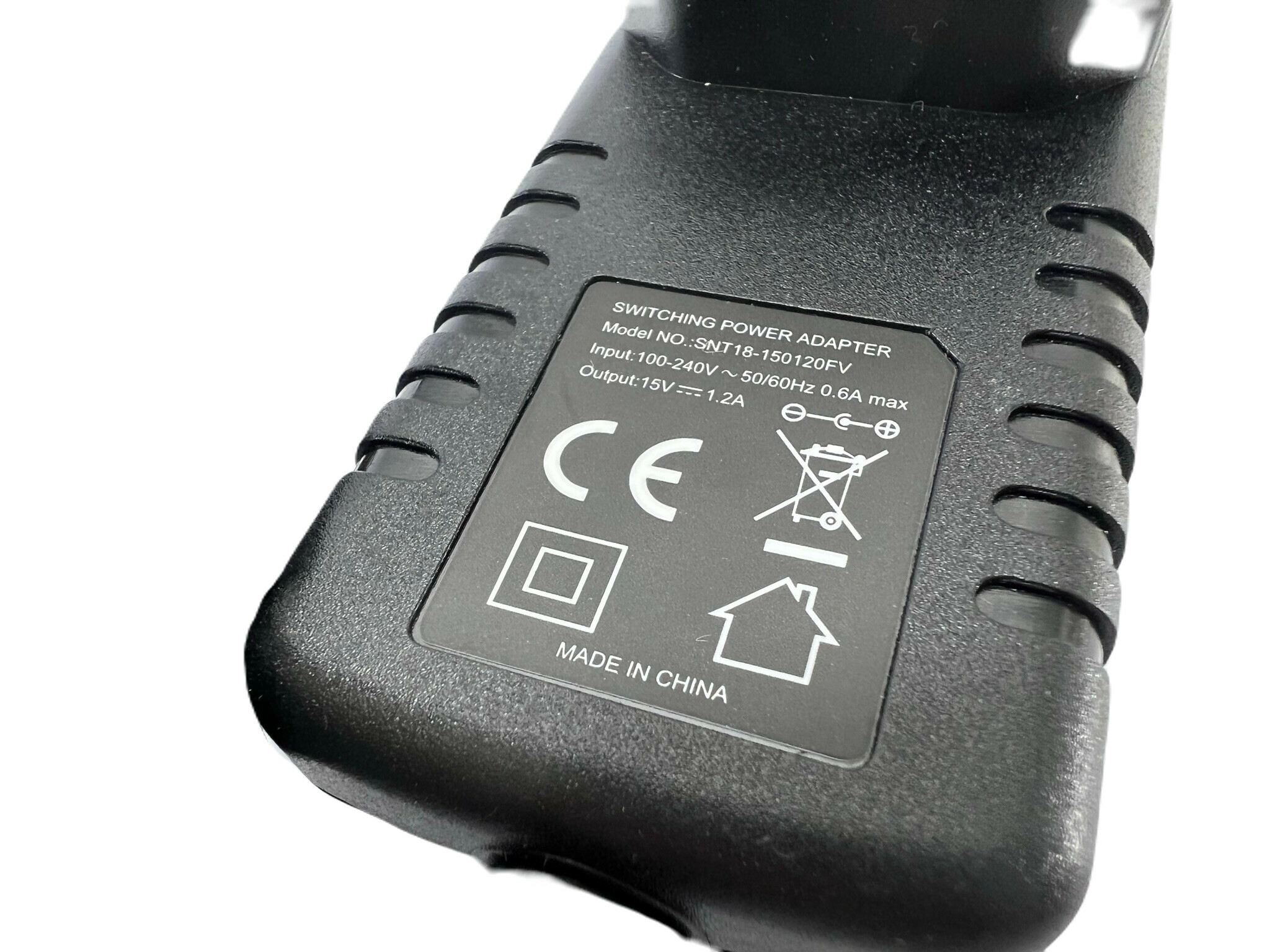 zasilacz-snt18-150120fv-15v-model-loo