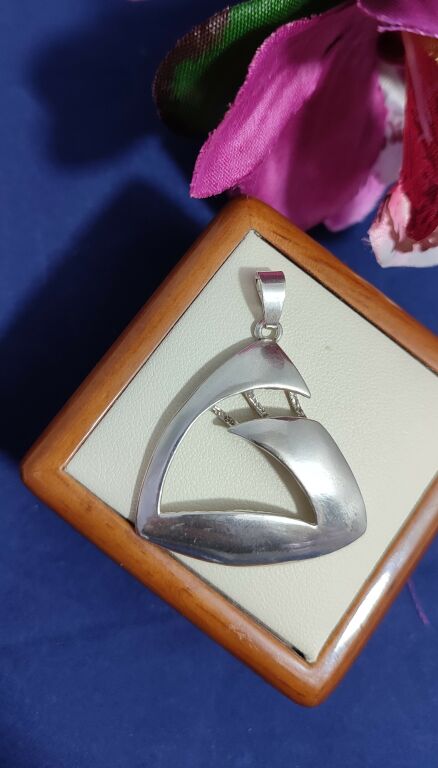 cudowna-srebrna-zawieszka-548g-925-1-maja-7a-makow-mazowiecki