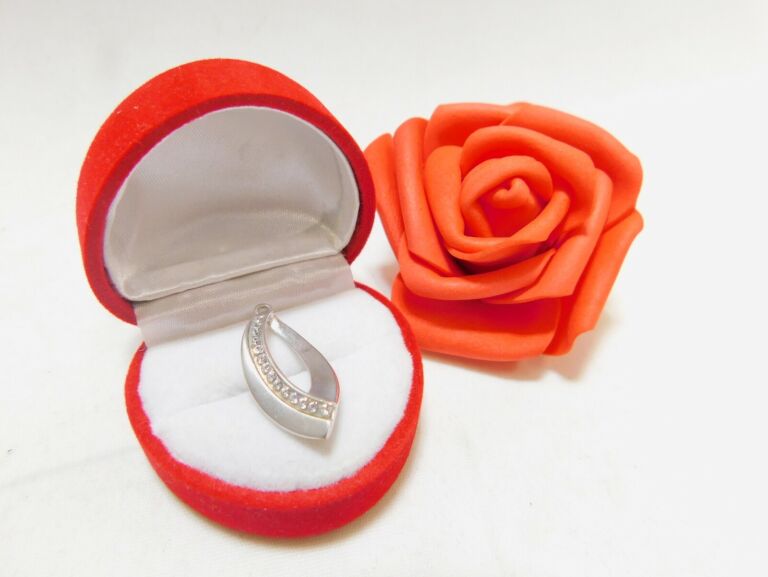 ELEGANCKA SZYKOWNA  ZAWIESZKA DAMSKA 1.82G 925