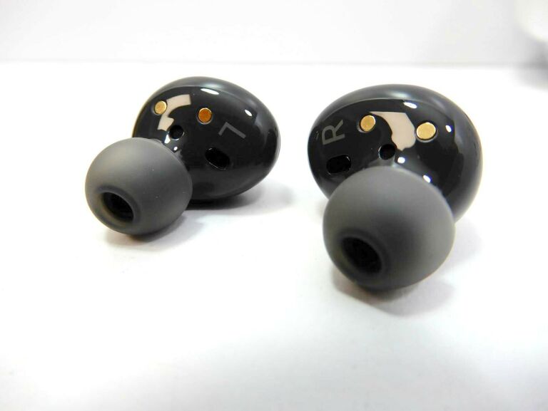 SŁUCHAWKI SAMSUNG GALAXY BUDS 2 KOMPLET