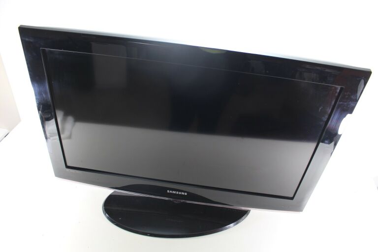 telewizor-samsung-le32b450c4w-32-cale-opis-marka-samsung