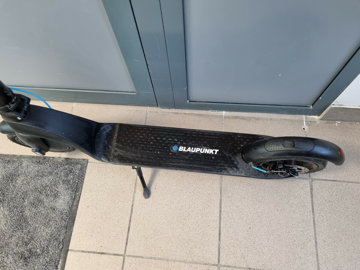 hulajnoga-elektryczna-blaupunkt-esc808-kolor-czarny