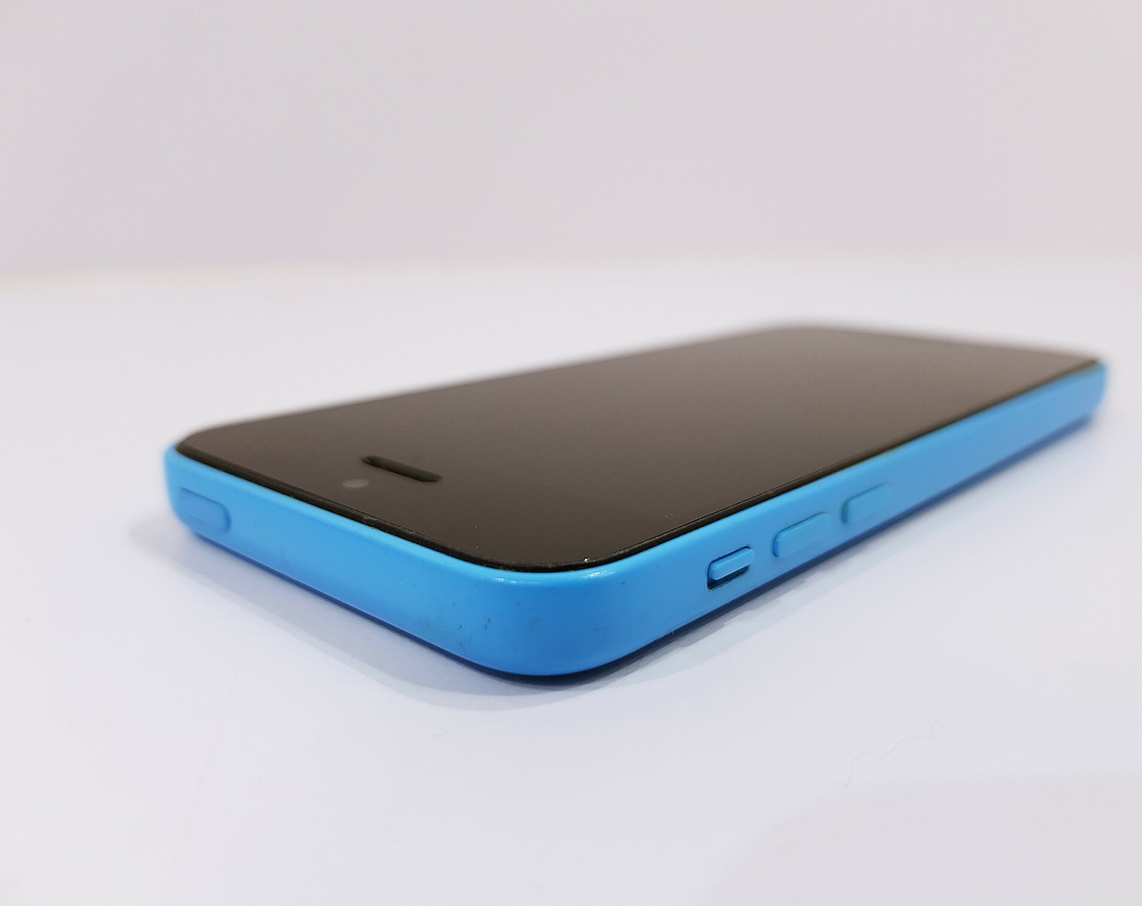 telefon-iphone-5c-18-gb-niebieski-przekatna-ekranu-4