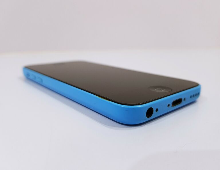 telefon-iphone-5c-18-gb-niebieski-pamiec-ram-1-gb