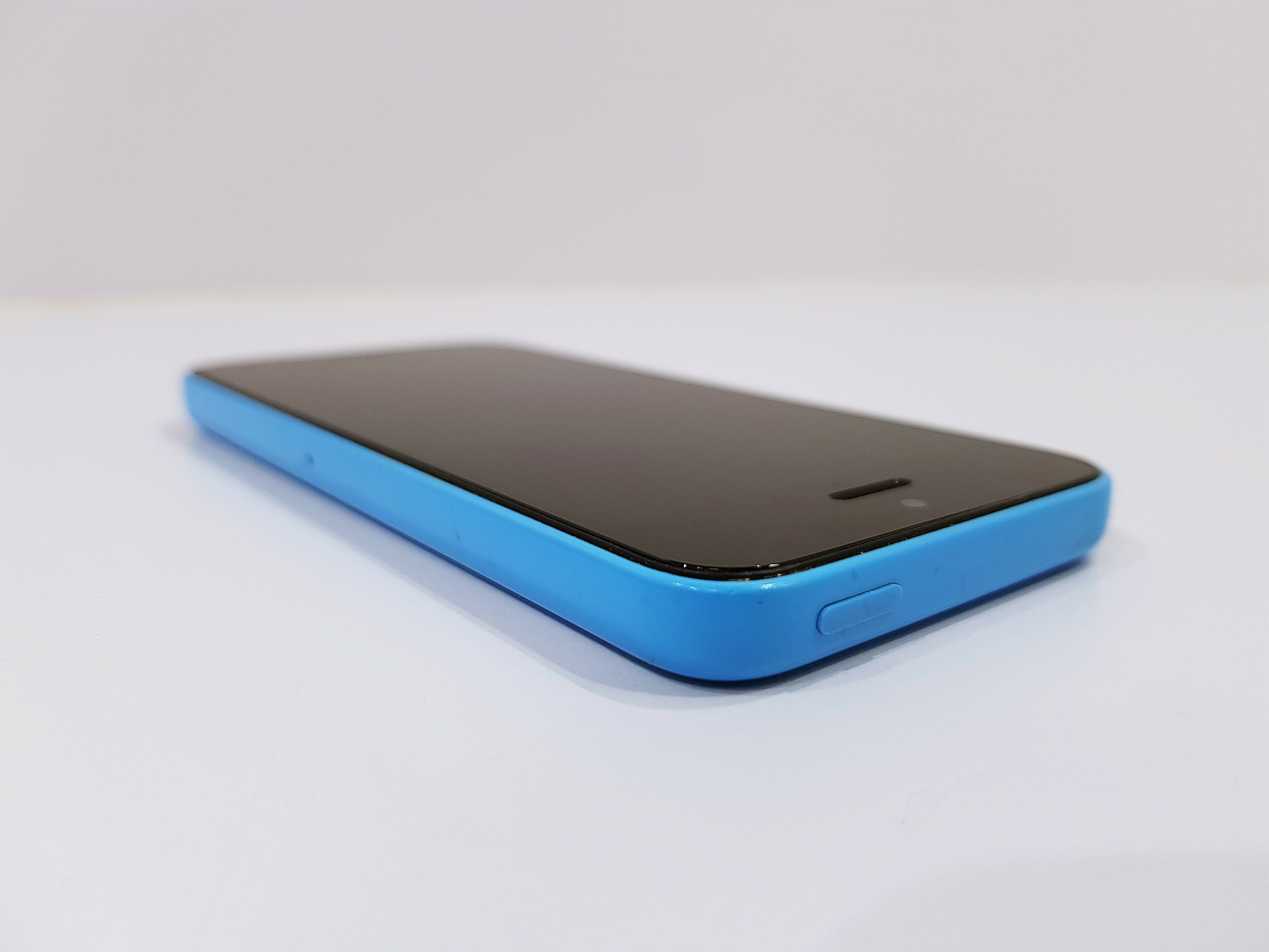 telefon-iphone-5c-18-gb-niebieski-ean-885909940936