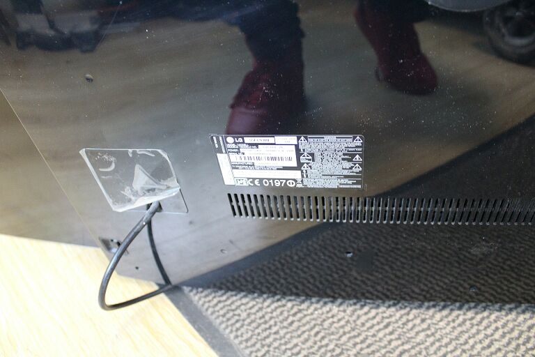 TELEWIZOR LG 55EC930V OLED USZKODZONY