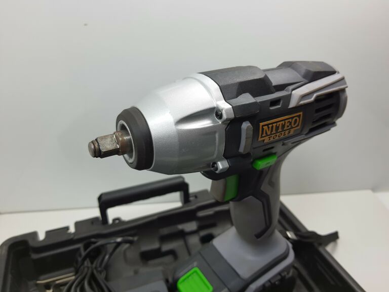 KLUCZ UDAROWY 20V MAX NITEO TOOLS WALIZKA
