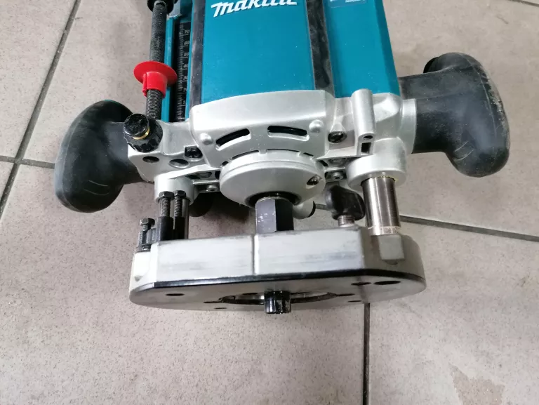 FREZERKA MAKITA RP2300FCXJ KOMPLET
