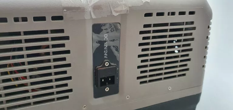 LODÓWKA PRZENOŚNA VIGO COOL V52W 52L SZARO-CZARNA