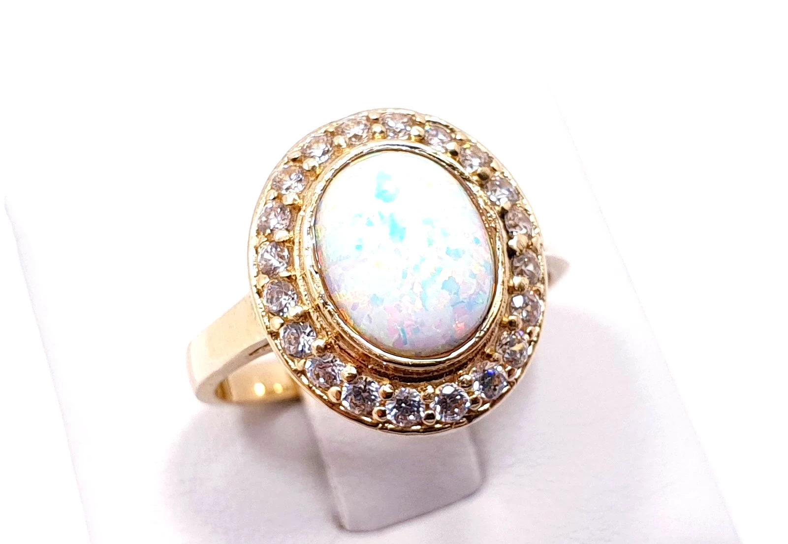 zloty-pierscionek-opal-cyrkonie-r19-wykonczenie-polerowane