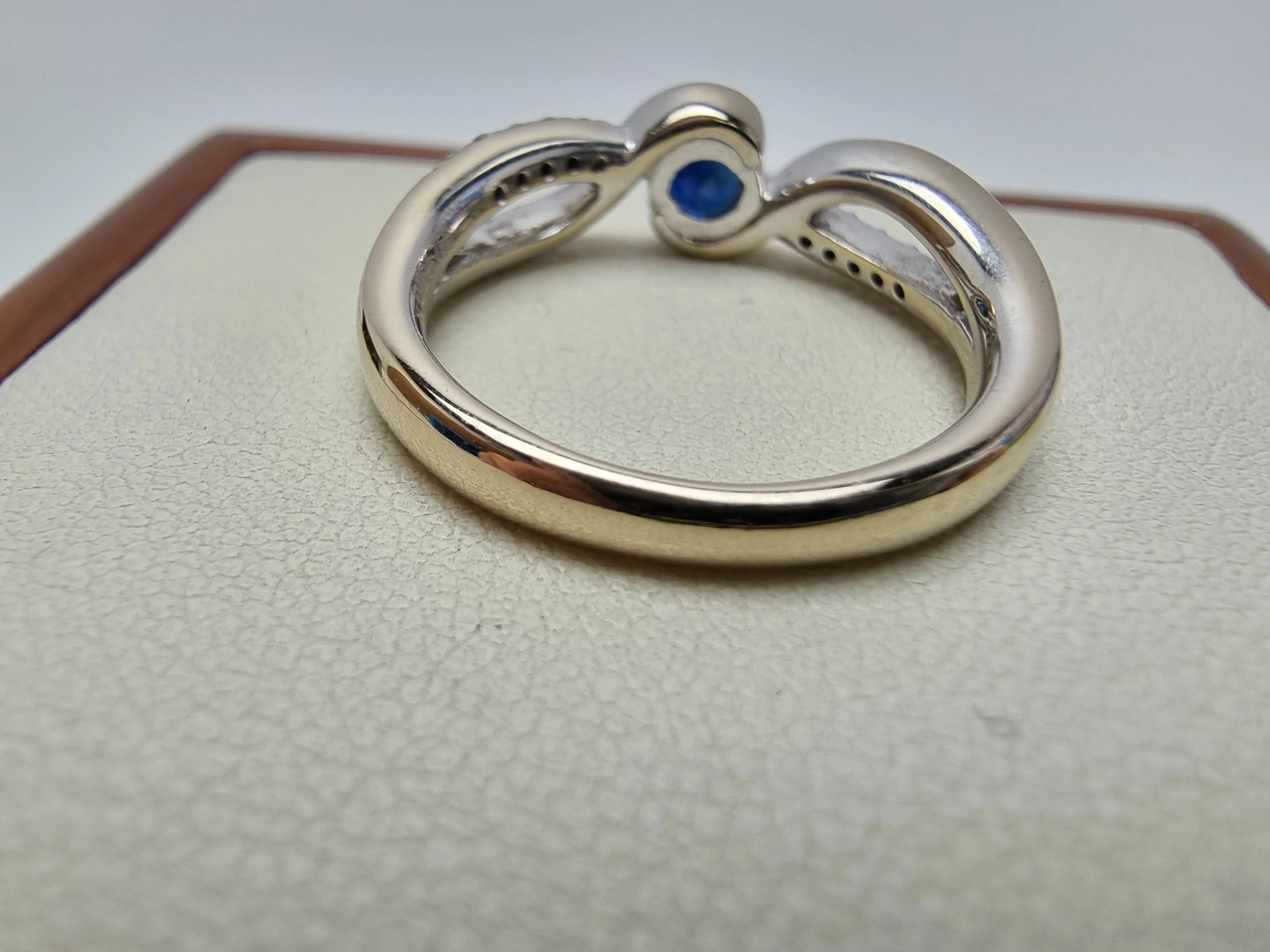 pierscionek-glamira-18k-750-biale-zloto-szafir-kamien-szafir