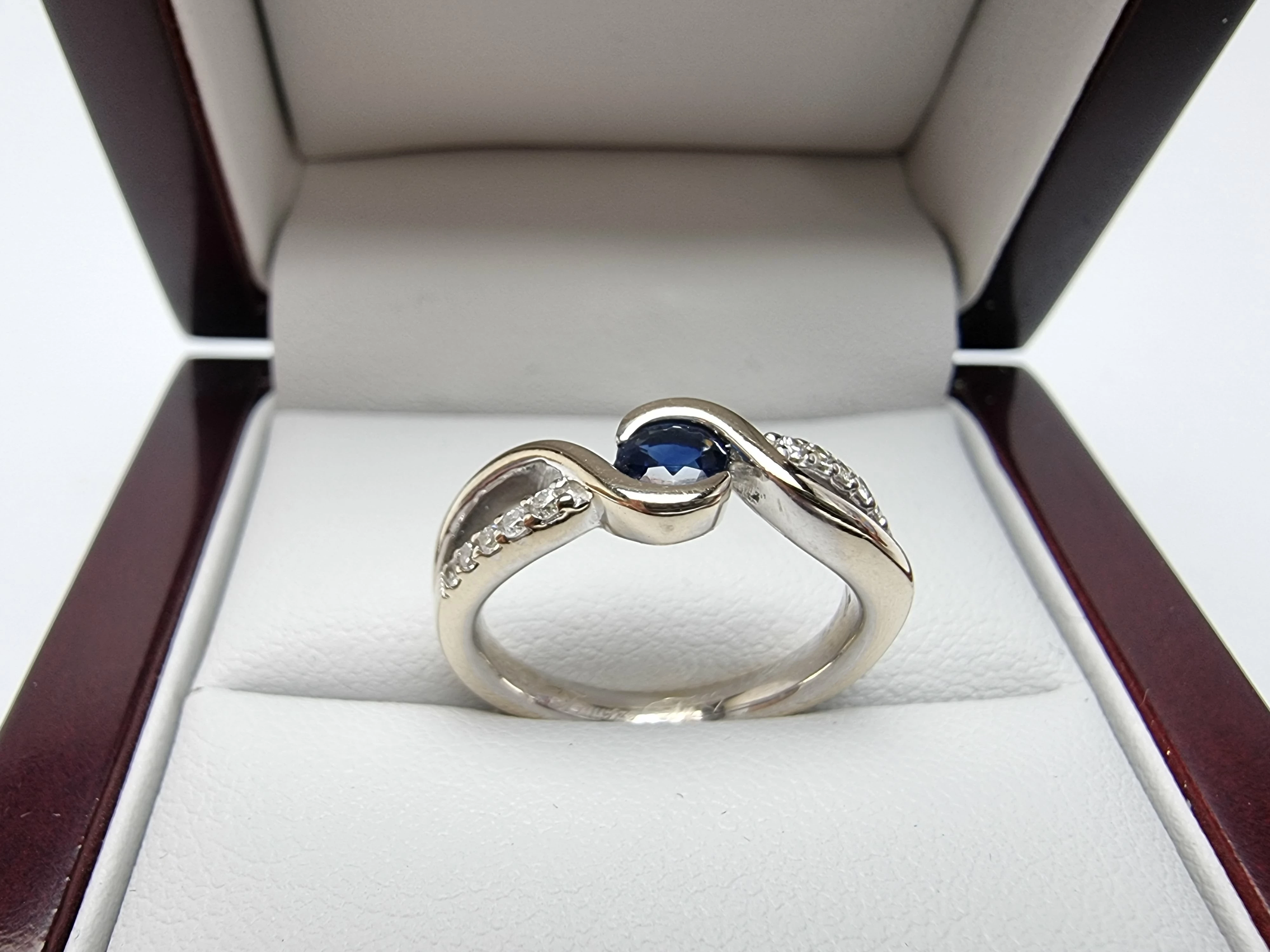 pierscionek-glamira-18k-750-biale-zloto-szafir-stan-uzywany