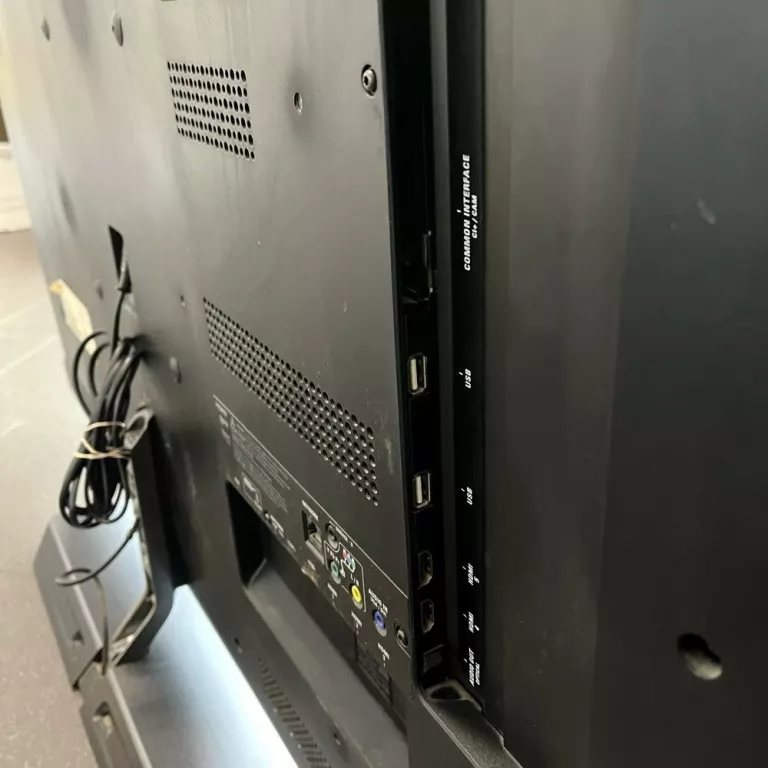 TELEWIZOR PHILIPS 46PFL8007K/12 46" OPIS