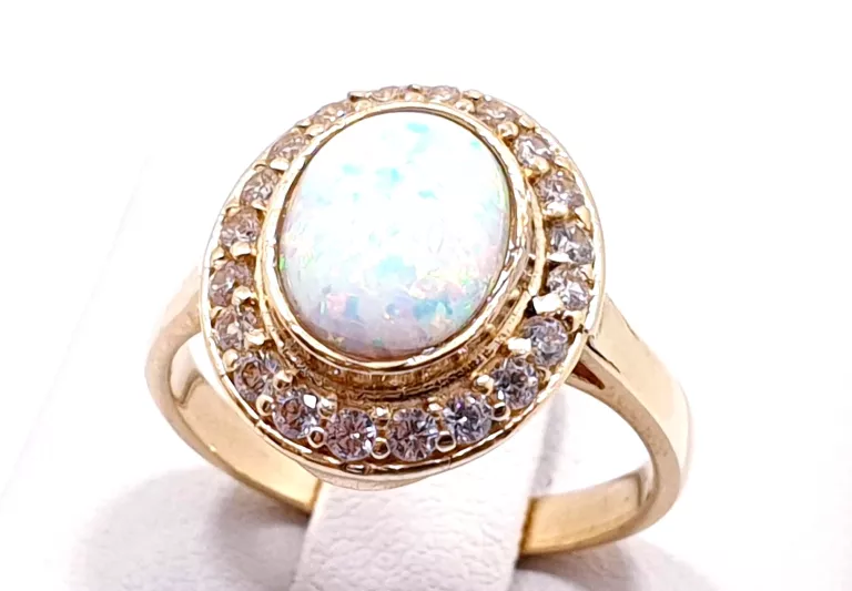 zloty-pierscionek-opal-cyrkonie-r19-plec-produkt-damski