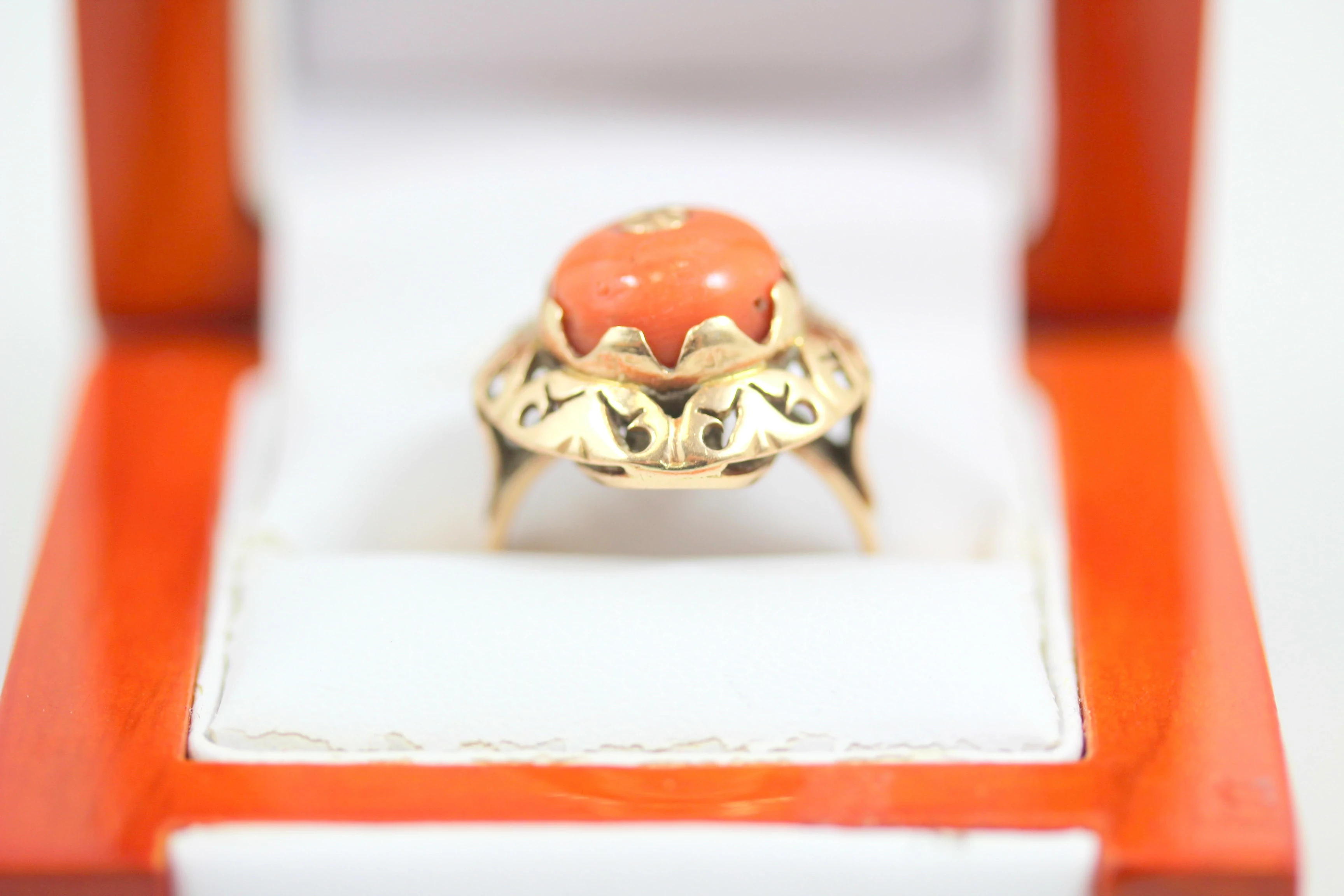 zloty-pierscionek-z-koralem-pr-585-r-14-773g-material-zloto