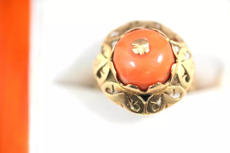 zloty-pierscionek-z-koralem-pr-585-r-14-773g-rodzaj-wyrob-jubilerski