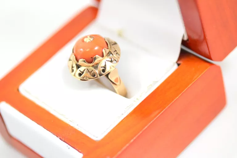 zloty-pierscionek-z-koralem-pr-585-r-14-773g-marka-inna-marka