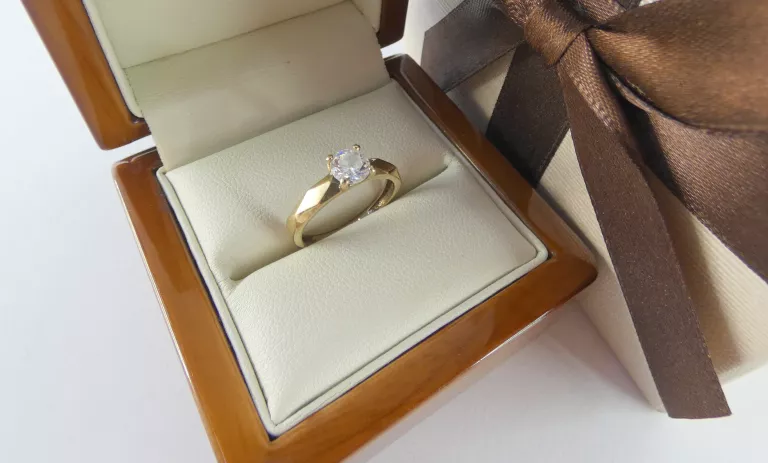 sliczny-zloty-pierscionek-z-cyrkonia-148g-333-r11-ean-gtin-5906068245887