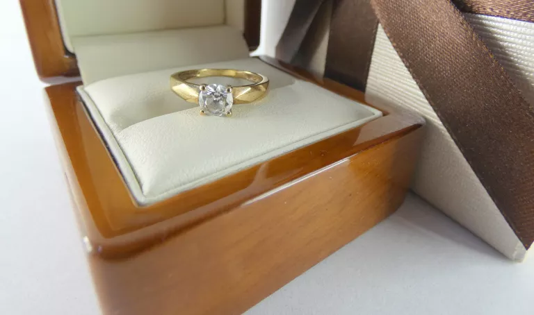 sliczny-zloty-pierscionek-z-cyrkonia-148g-333-r11-stan-11323-2