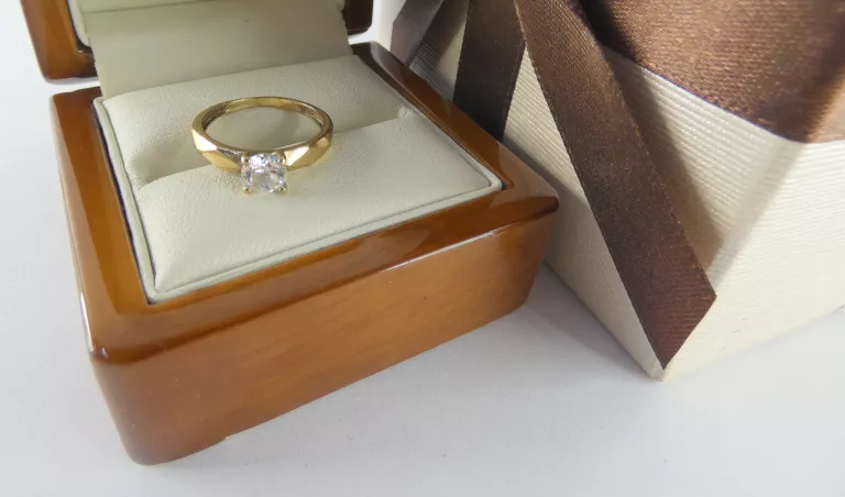 sliczny-zloty-pierscionek-z-cyrkonia-148g-333-r11-jagiellonska-721-szczecin-rs