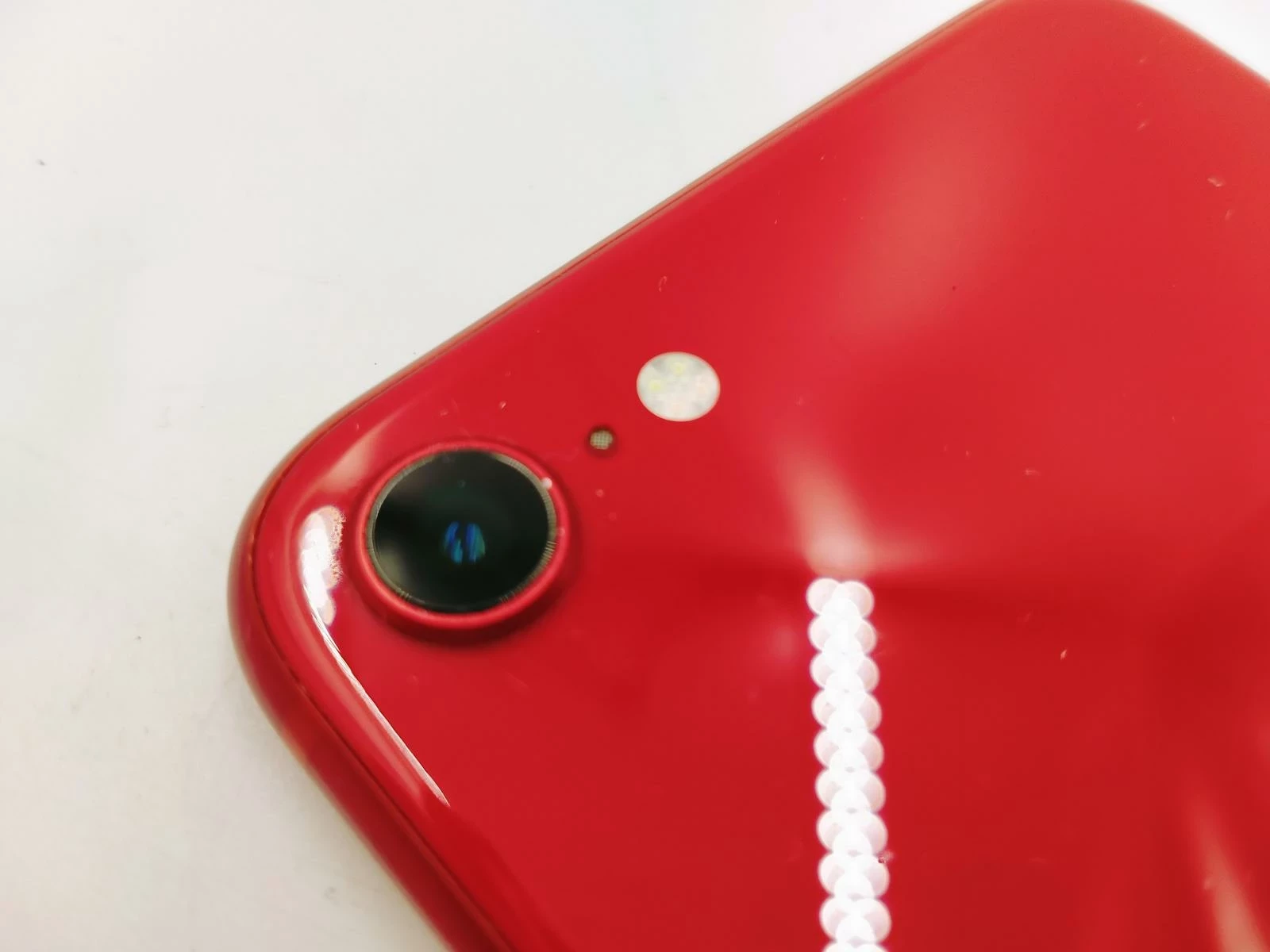 telefon-iphone-se-2020pudelko-wbudowana-pamiec-64-gb