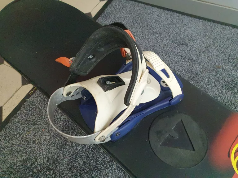 DESKA SNOWBOARDOWA HAMMER XXL 165CM Z WIĄZANIAMI