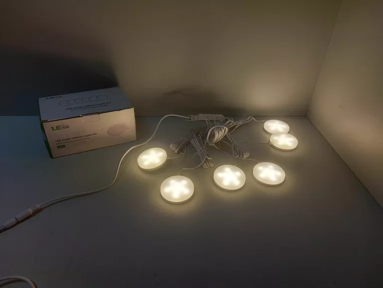 oswietlenie-podszafkowe-led-6szt-lighting-ever-barwa-swiatla-bialy-cieply