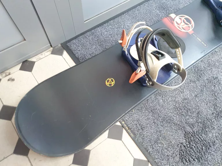 DESKA SNOWBOARDOWA HAMMER XXL 165CM Z WIĄZANIAMI