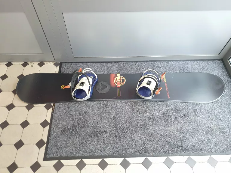 DESKA SNOWBOARDOWA HAMMER XXL 165CM Z WIĄZANIAMI