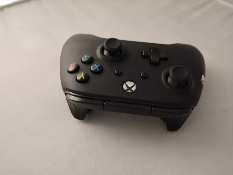 PAD POWERA PRZEWODOWY XBOX SERIES / XBOX ONE