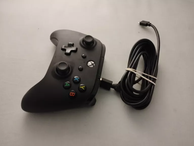 PAD POWERA PRZEWODOWY XBOX SERIES / XBOX ONE