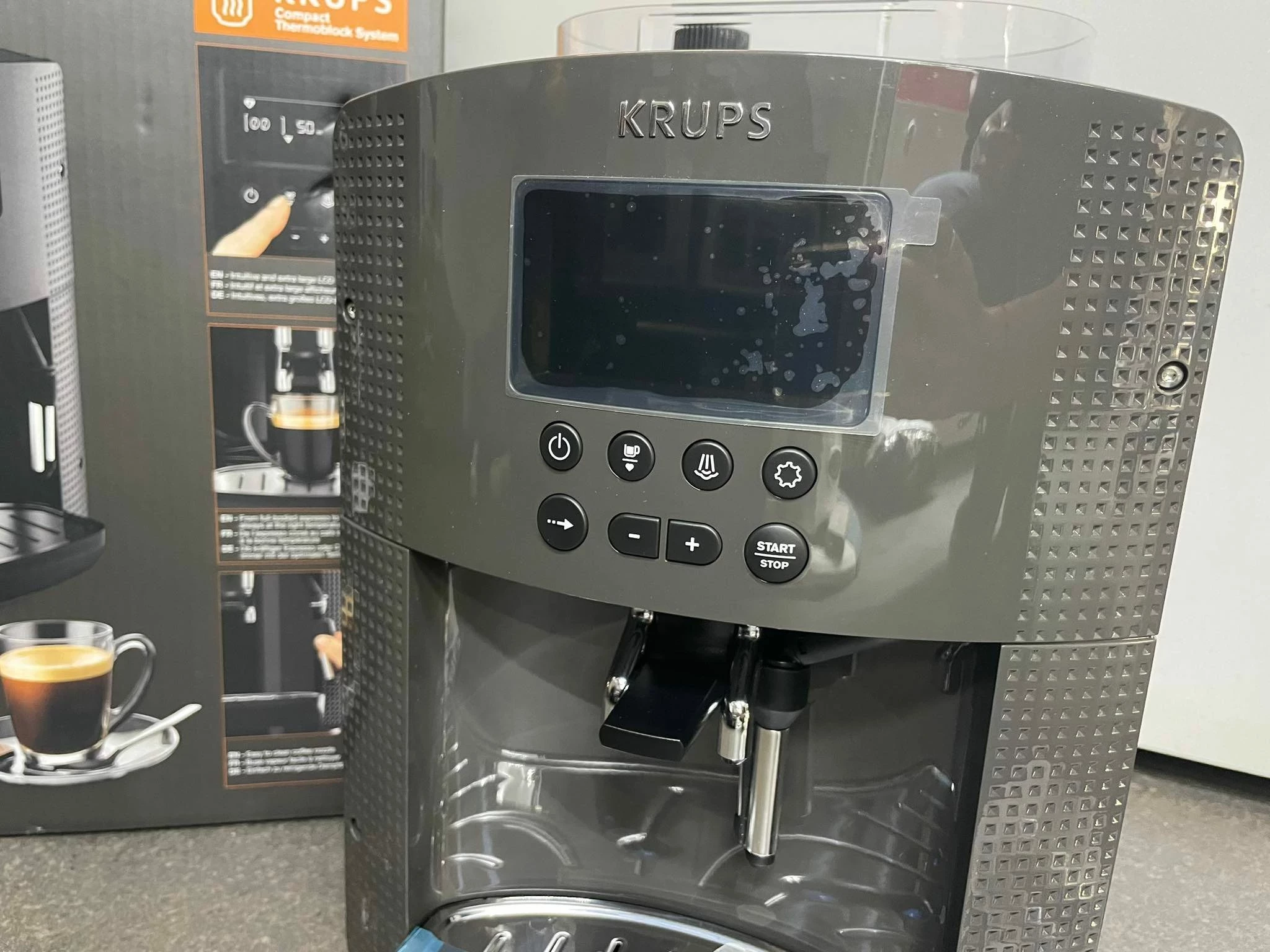 ekspres-do-kawy-krups-ea8100-series-ean-gtin-0010942218746