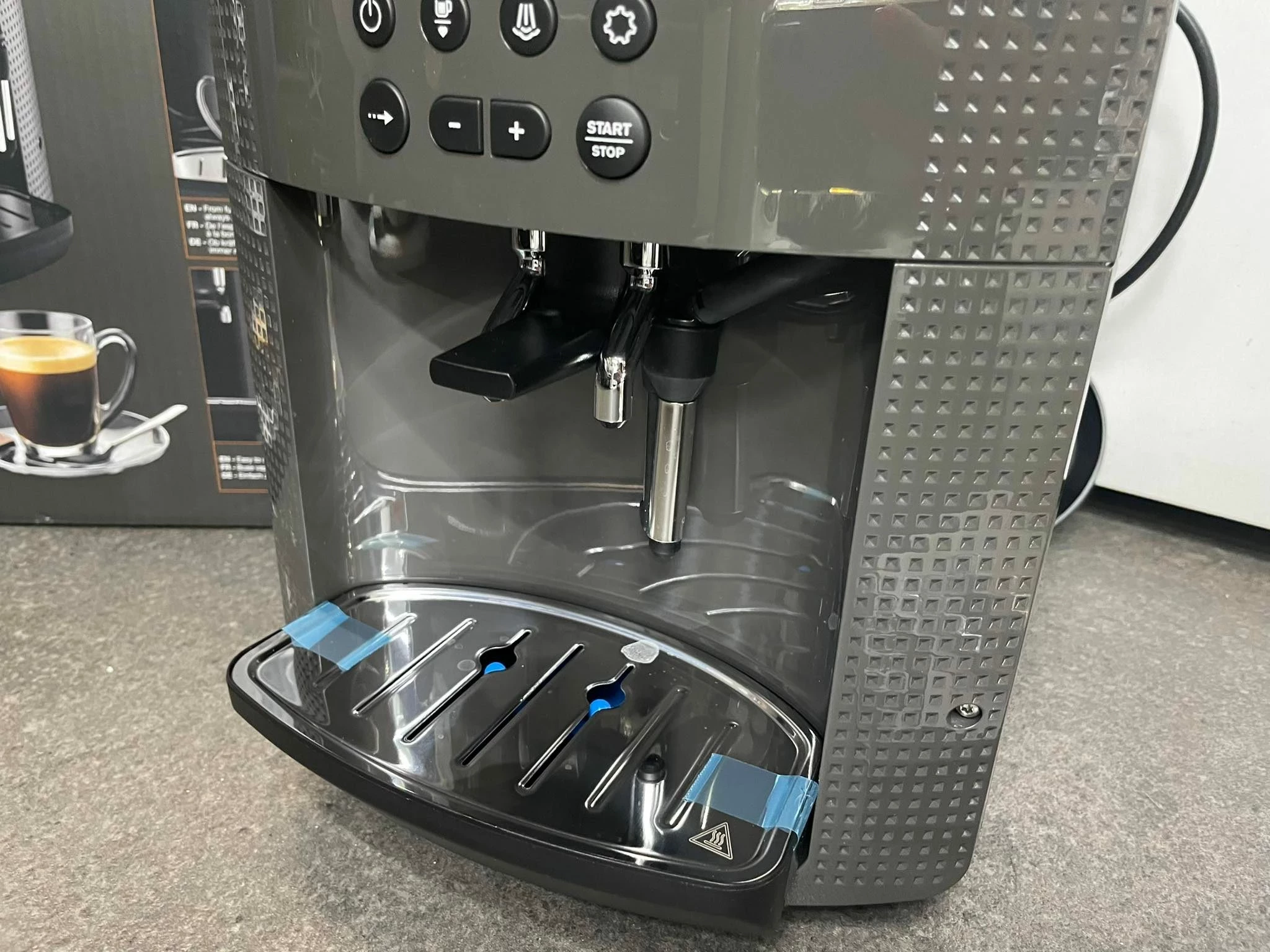 ekspres-do-kawy-krups-ea8100-series-kolor-dominujacy-srebrnyszary