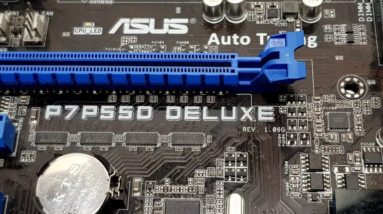 PŁYTA GŁÓWNA ASUS P7P55D DELUXE I3-540 USZKODZONA