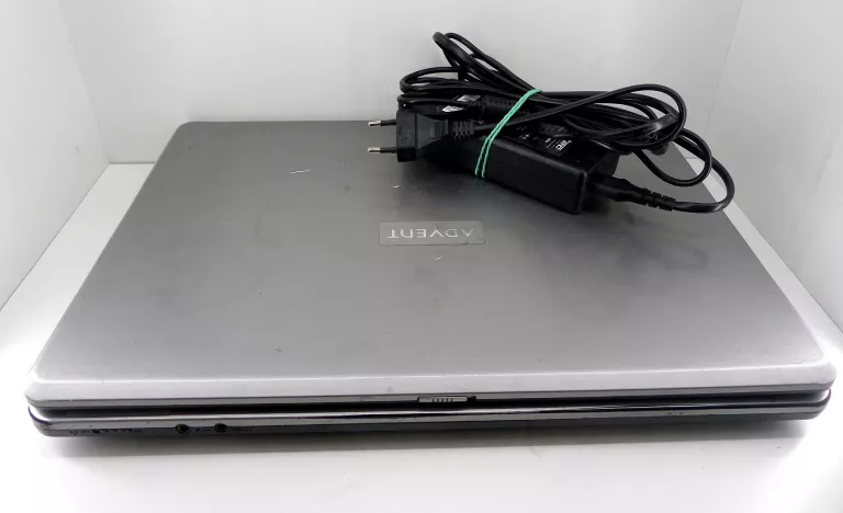 LAPTOP ADVENT 7109A