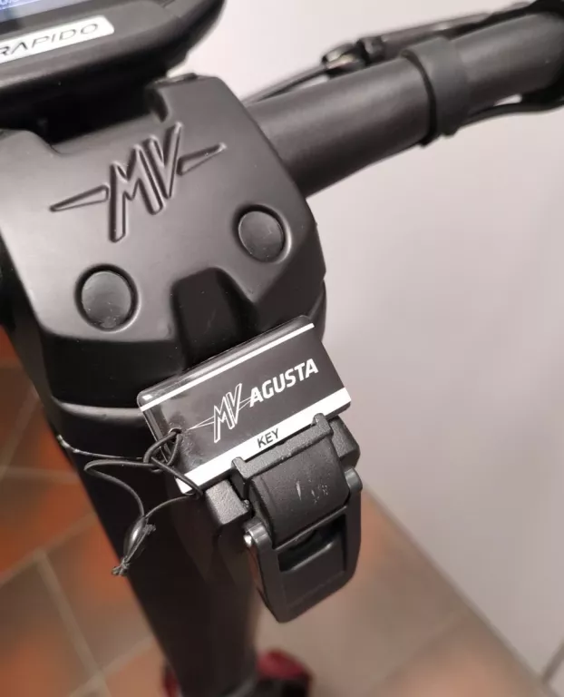 HULAJNOGA ELEKTRYCZNA AGUSTA RAPIDO ORO10CZX GW