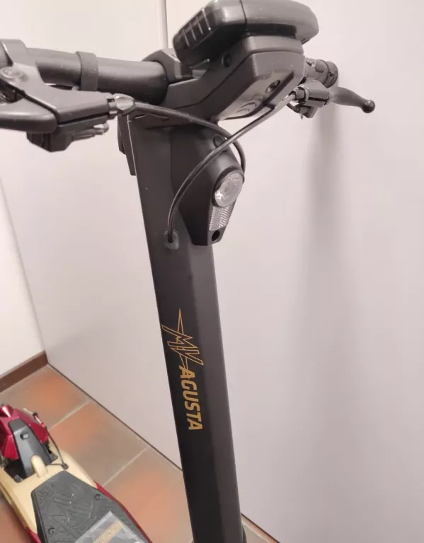 HULAJNOGA ELEKTRYCZNA AGUSTA RAPIDO ORO10CZX GW