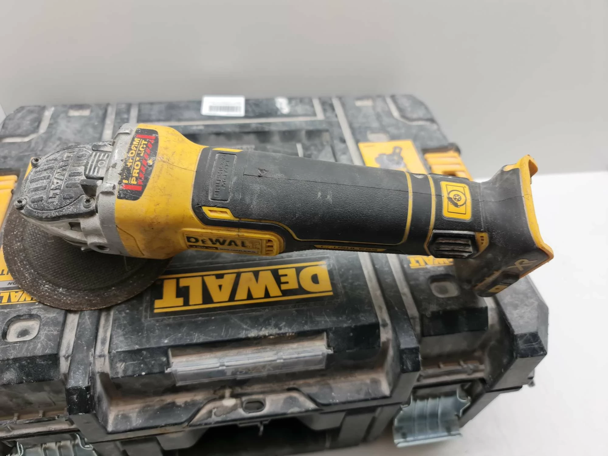 szlifierka-katowa-dewalt-dcg406nt-xj-1000-w-18-v-jednosci-narodowej-45-sj-wroclaw