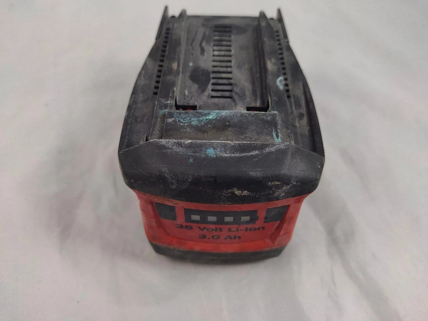 ladowarka-hilti-c436-350akumulator-b3630ah-stan-uzywany