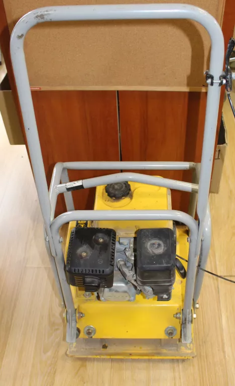 zageszczarka-caterpillar-wr82-65km-waga-85