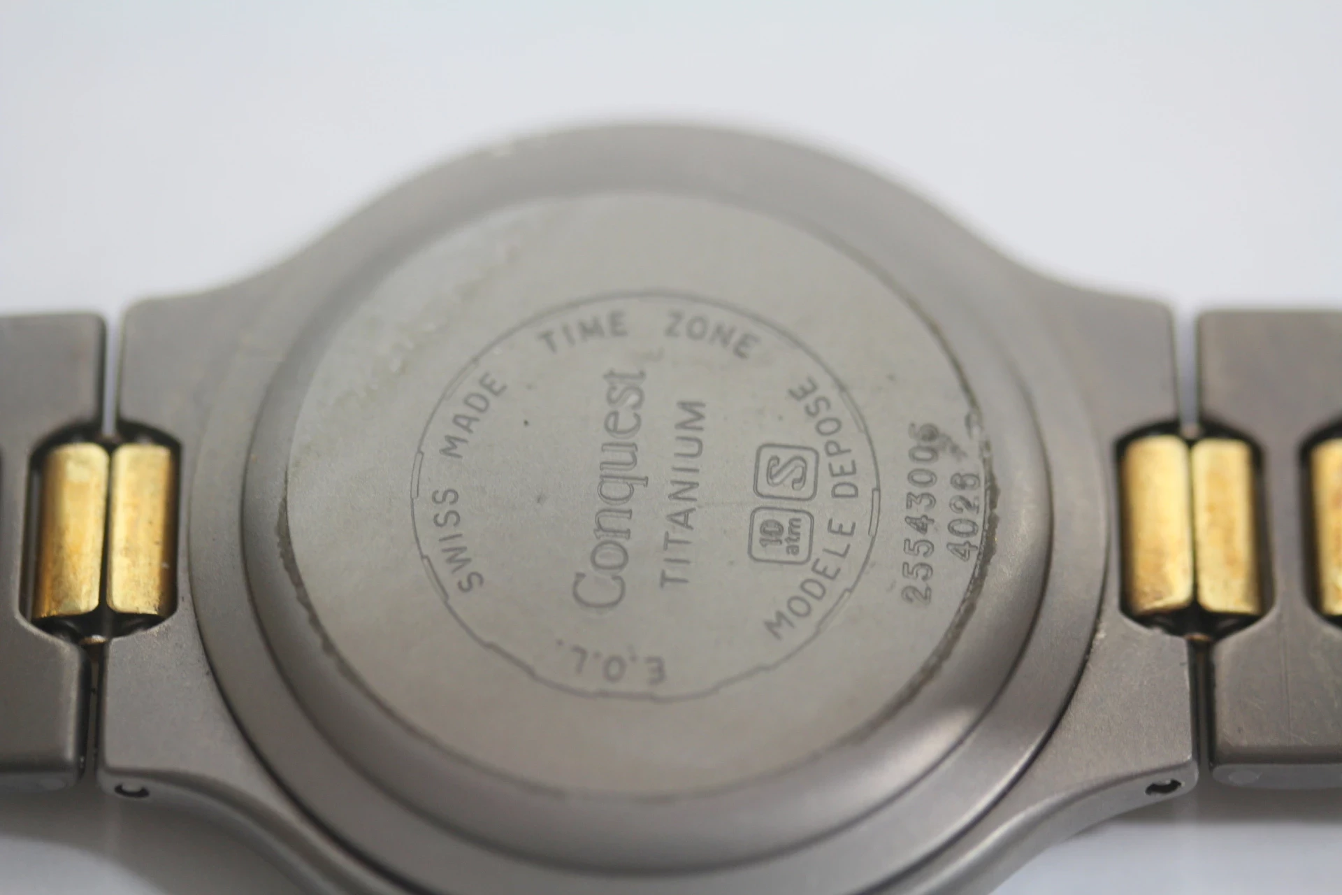 zegarek-longines-conquest-titanium-25543005-funkcje-datownik