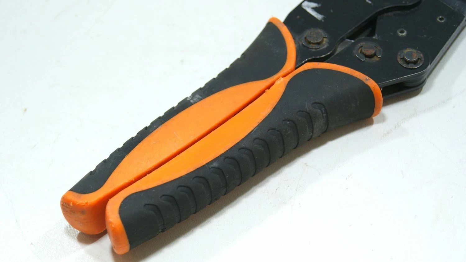 neo-tools-zaciskarka-do-kabli-rodzaj-szczypce-wielofunkcyjne