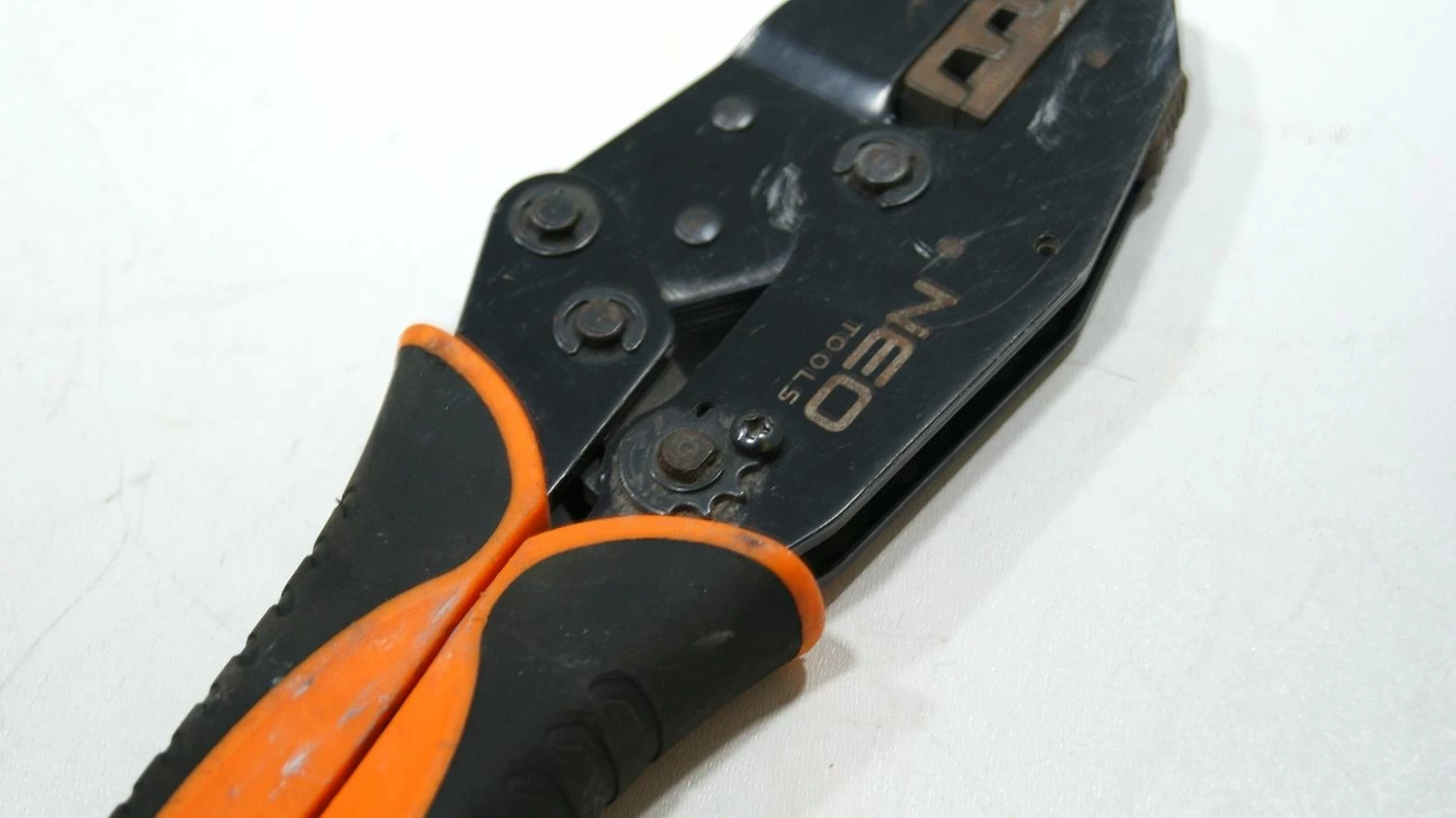 neo-tools-zaciskarka-do-kabli-marka-inna