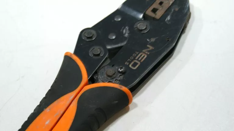 neo-tools-zaciskarka-do-kabli-marka-inna