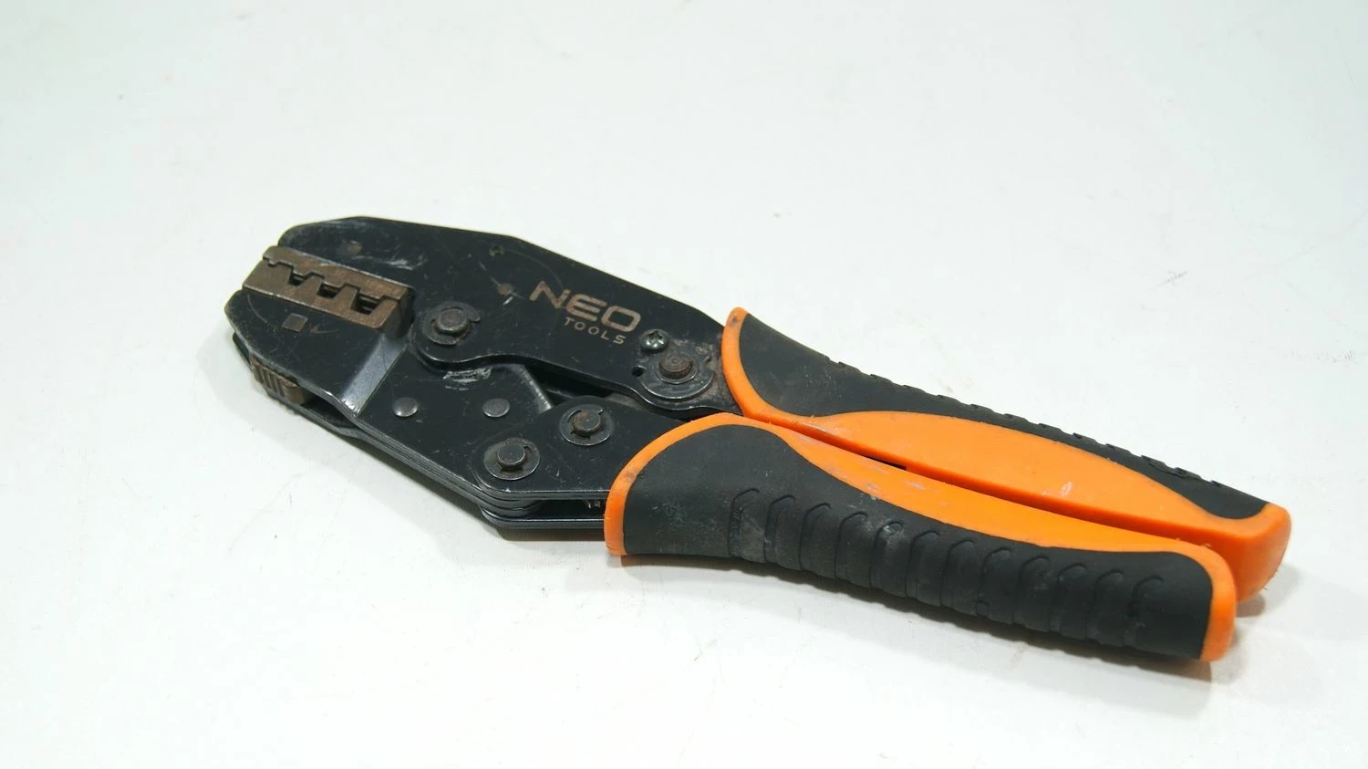 neo-tools-zaciskarka-do-kabli-zamkowa-4-ostrzeszow