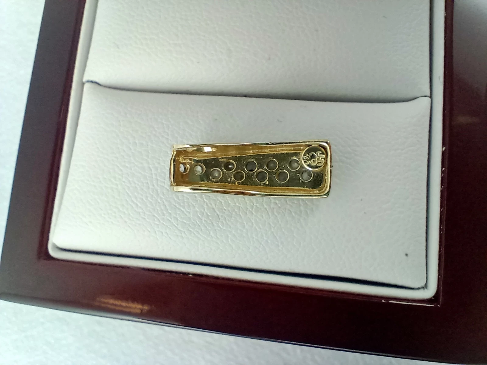 zlota-zawieszka-z-cyrkoniami-157-585-kolor-dominujacy-205826-225106