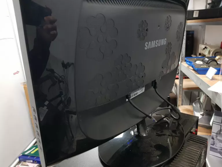 MONITOR SAMSUNG 23 CALE CM23WS